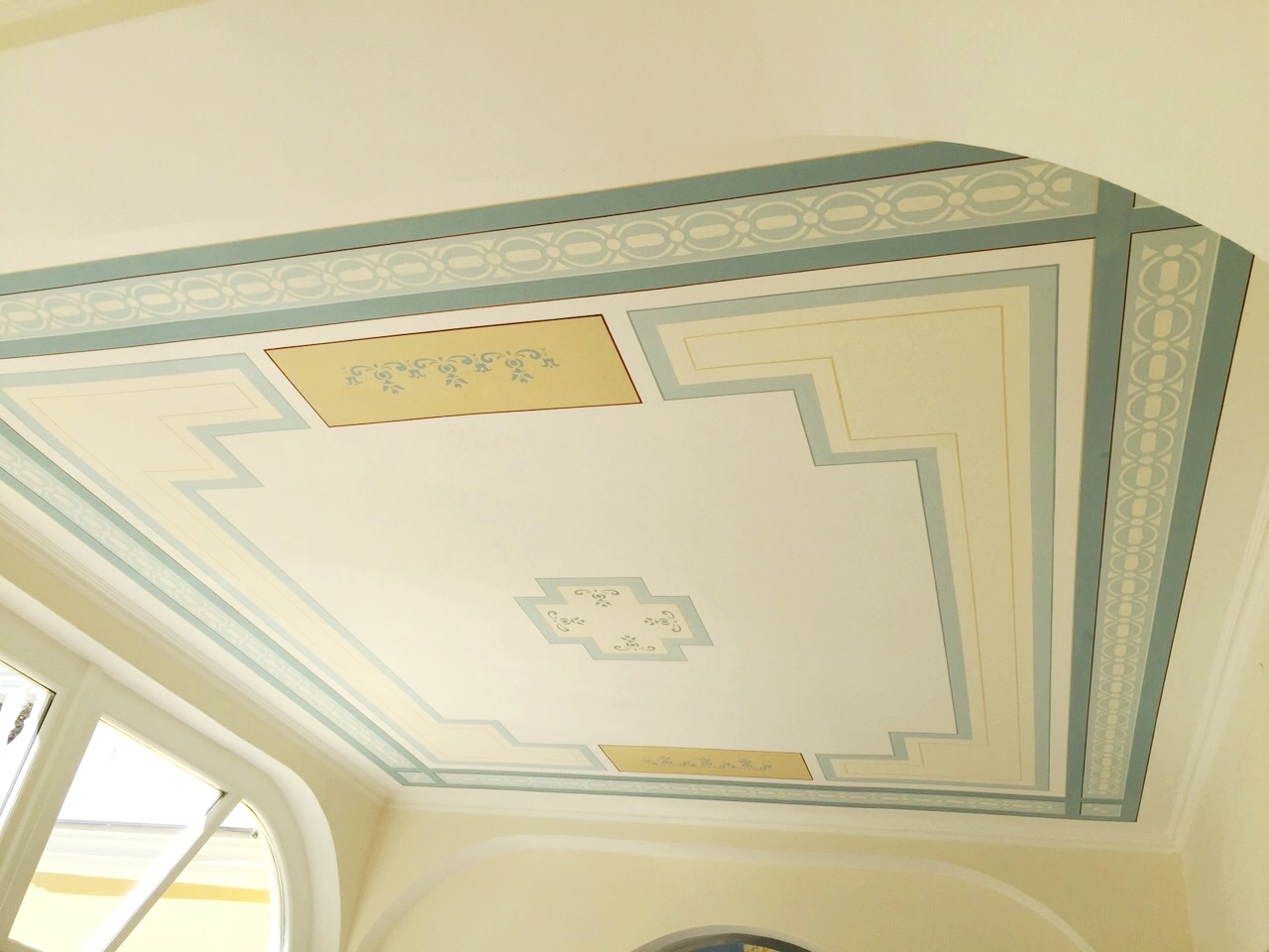 Deckengestaltung GELB
